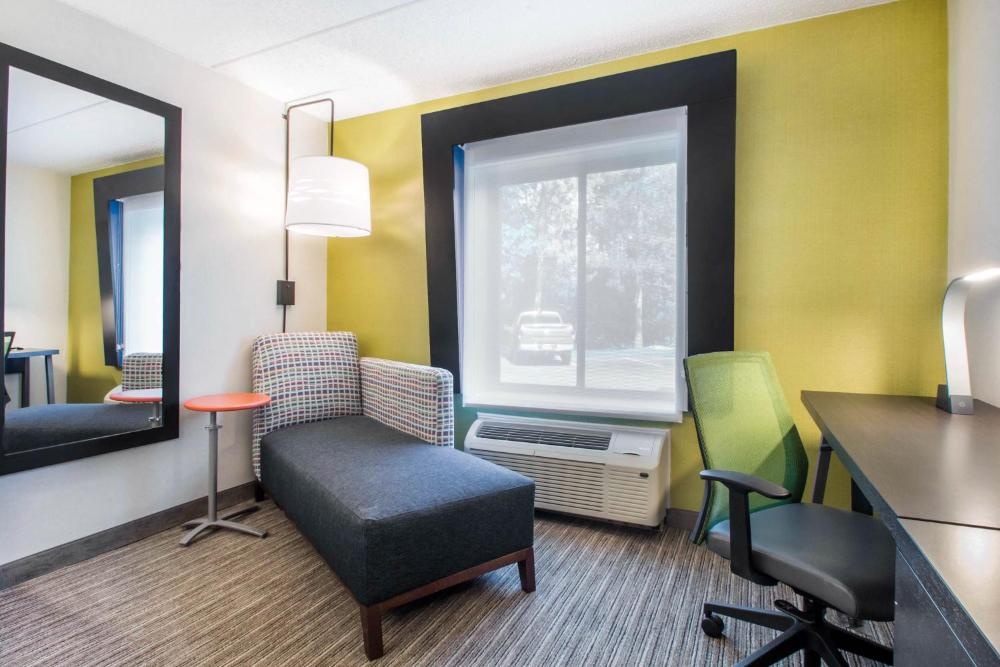 Holiday Inn Express & Suites - Albany Airport - Wolf Road by IHG Image 11
