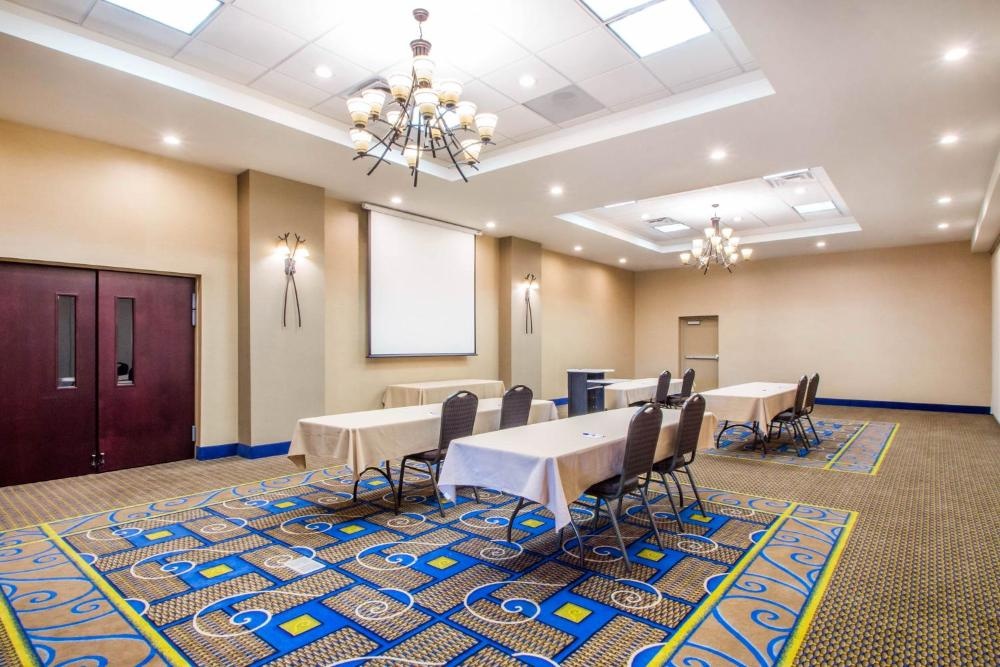Holiday Inn Express & Suites - Albany Airport - Wolf Road by IHG Image 5